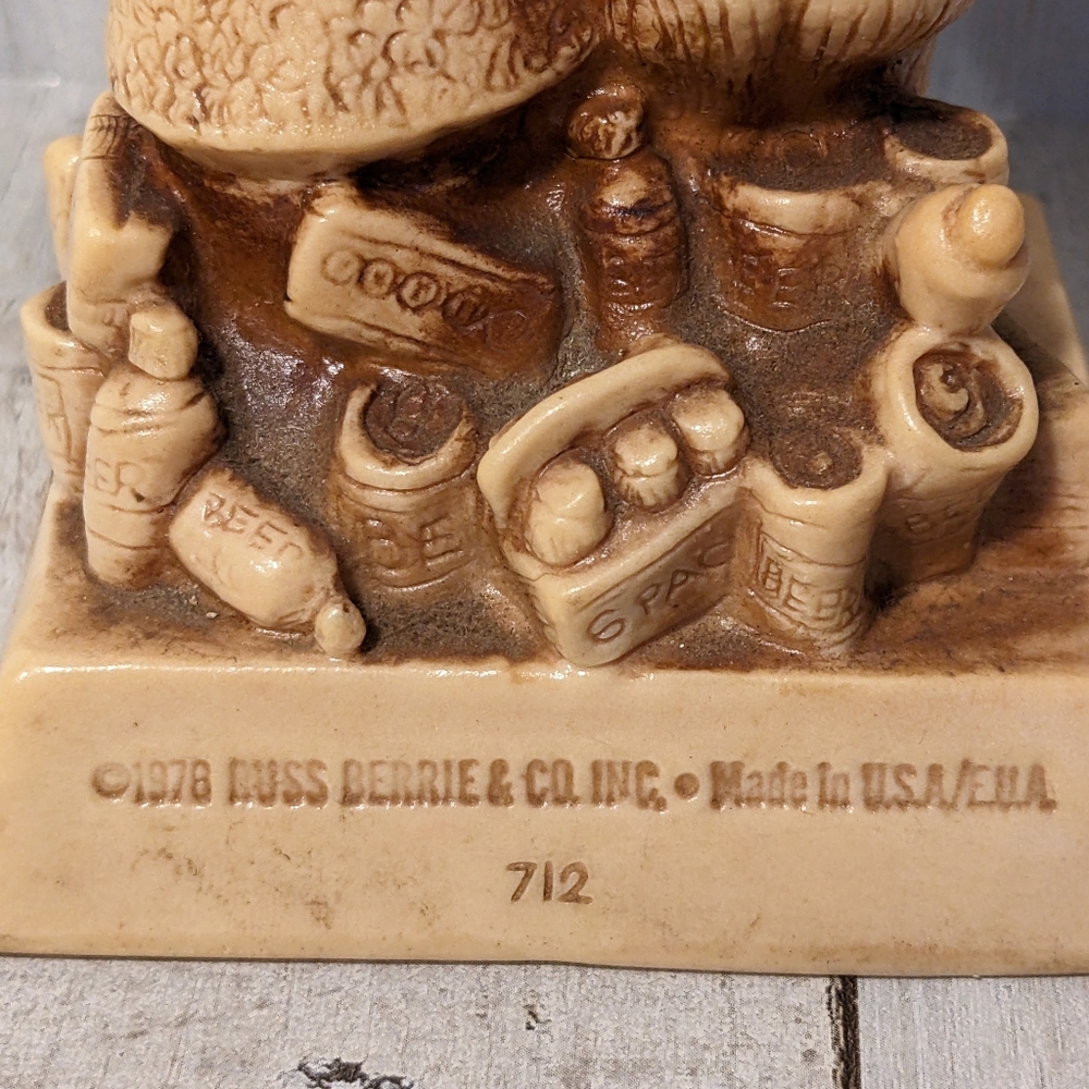 Vintage Russ Berrie & Co Figurine, Beer Drinkers Make Better Lovers, 1978, - Picture 6 of 6